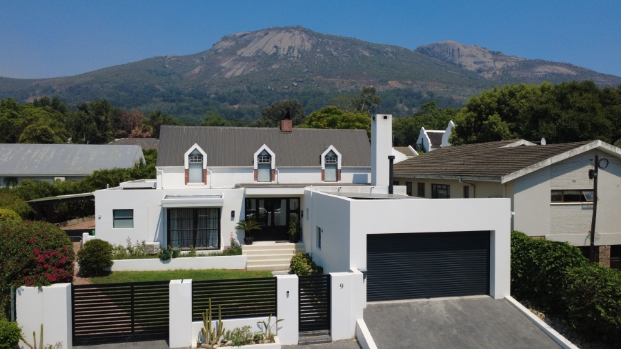 4 Bedroom Property for Sale in Hoog En Droog Western Cape